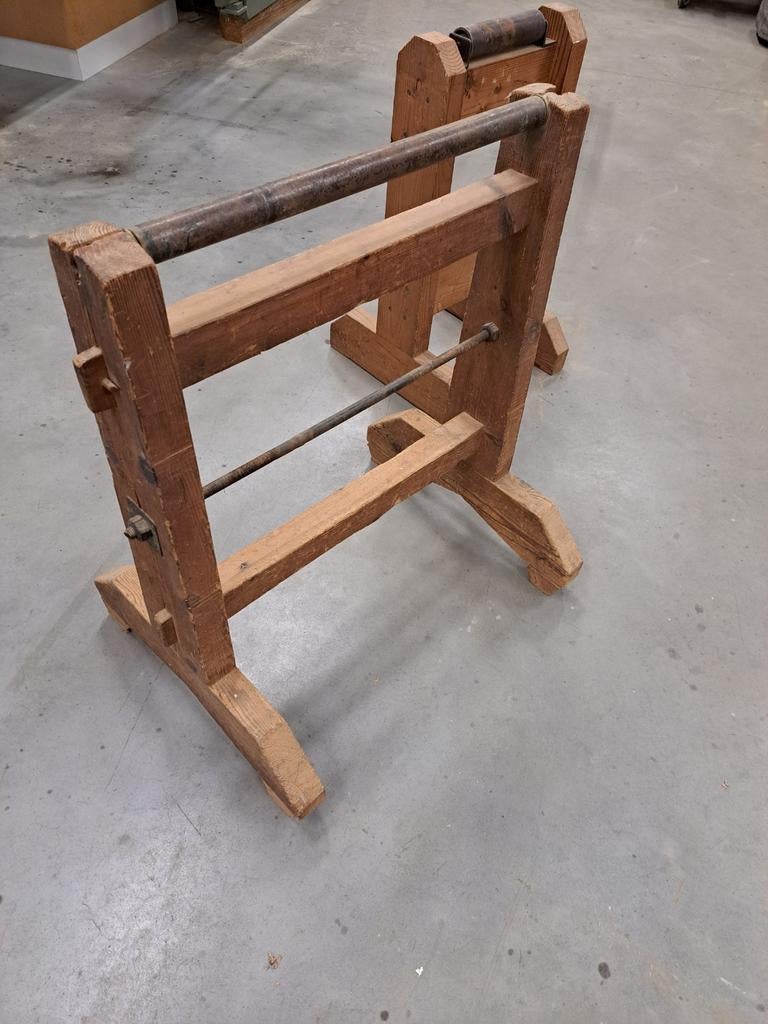 2 authentieke machine schragen met rollen uit schrijnwerkeri, Doe-het-zelf en Bouw, Werkbanken, Ophalen
