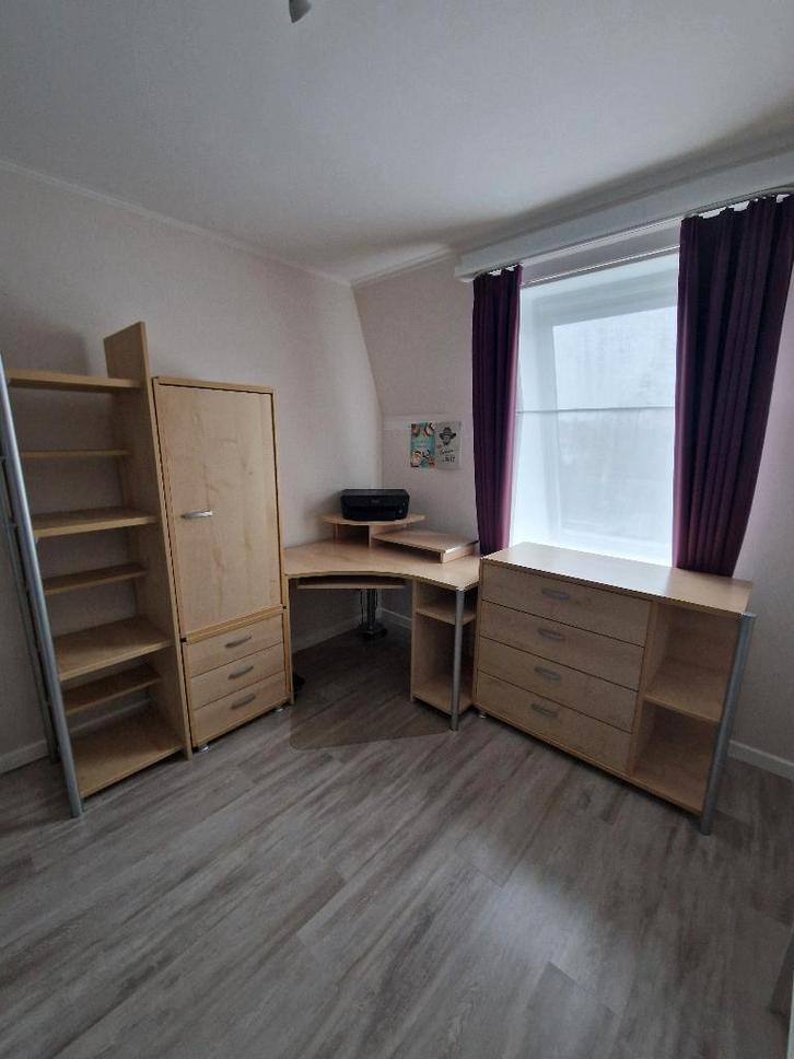 Volledige wand kasten + hoek bureau, Maison & Meubles, Armoires | Penderies & Garde-robes, Utilisé, Avec tiroir(s), Avec tablette(s)