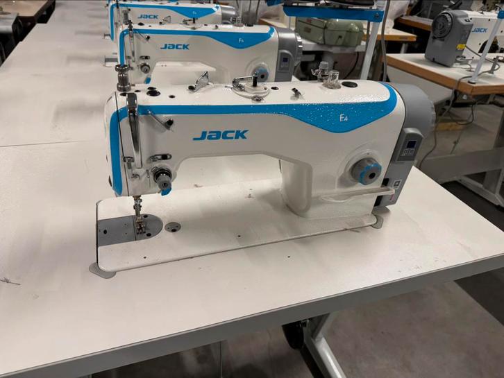 Industriele naaimachine jack f4 rechtstikker stiksteek, Hobby en Vrije tijd, Naaimachines en Toebehoren, Zo goed als nieuw, Naaimachine