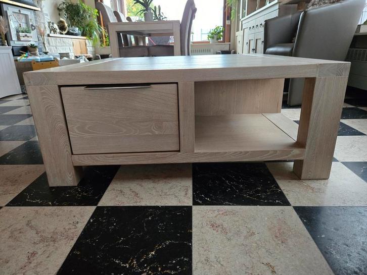 vol eiken zwaar goed onderhouden salontafel, Huis en Inrichting, Tafels | Salontafels, Gebruikt, Ophalen