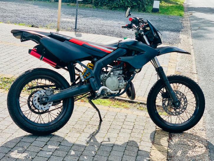 Derbi senda 50 cc yasuni uitlaat + onderdelen, Fietsen en Brommers, Brommers | Derbi, Gebruikt, Klasse B (45 km/u), Ophalen
