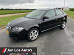 Audi A3 1.6 FSI Ambiente *apk aug 2026*, Auto's, Voorwielaandrijving, Gebruikt, Zwart, 116 pk