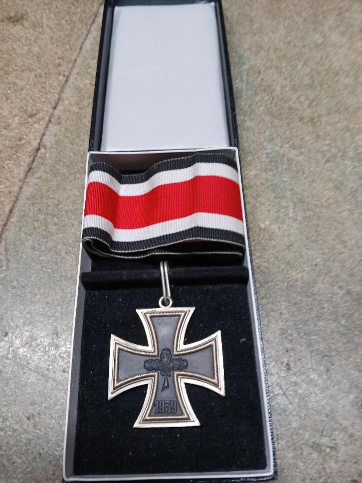 Ritterkreutz version 57, Verzamelen, Militaria | Algemeen, Overige soorten, Embleem of Badge, Verzenden