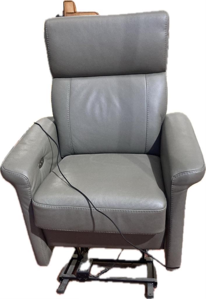 Zetel Ramexco 1 lift motor, Leder topic large mistral, Huis en Inrichting, Zetels | Zetels, Zo goed als nieuw, Eenpersoons, Minder dan 150 cm