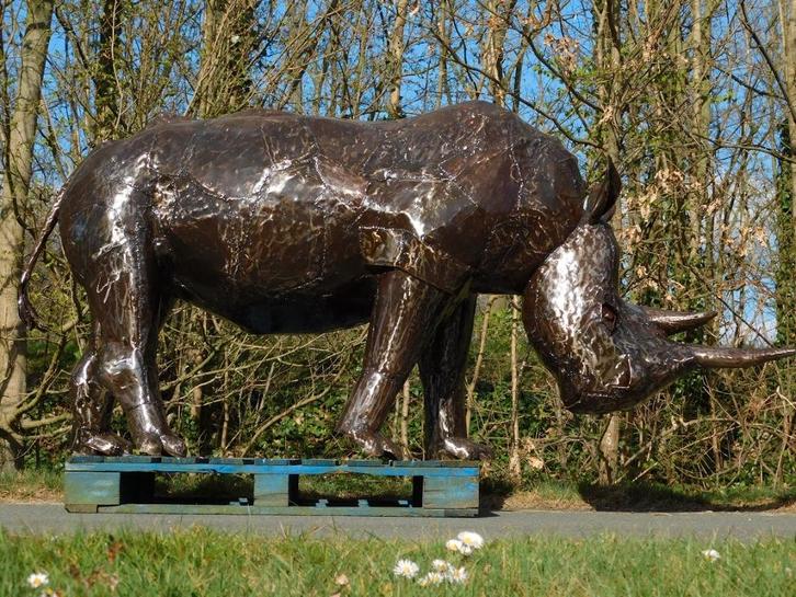 Neushoorn ''Suma'' XXL - 120 x 250 cm - Handgemaakt, Antiek en Kunst, Kunst | Designobjecten, Ophalen of Verzenden