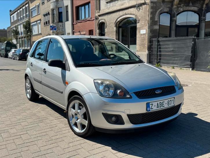 Ford Fiesta // Benzine // Airco, Auto's, Ford, Bedrijf, Te koop, Fiësta, Airbags, Airconditioning, Bluetooth, Centrale vergrendeling