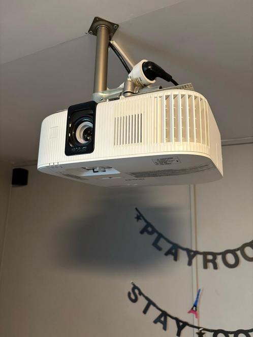 Epson 4K beamer (EH TW6150), Audio, Tv en Foto, Beamers, Zo goed als nieuw, Ophalen