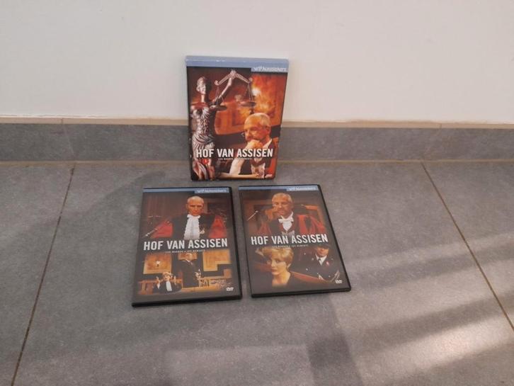 Hof Van Assisen - Seizoen 1, CD & DVD, DVD | TV & Séries télévisées, Comme neuf, Drame, Coffret, Tous les âges, Enlèvement ou Envoi