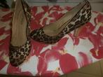 Escarpins bouts arrondis en léopard 39, Kleding | Dames, Schoenen, Ophalen of Verzenden, Gedragen, Pumps