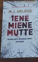 MJ Arlidge Iene miene mutte, Boeken, Ophalen, Zo goed als nieuw, M.J. Arlidge