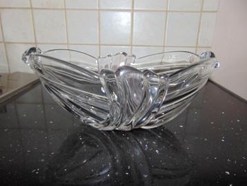 Kom in kristal beschikbaar voor biedingen