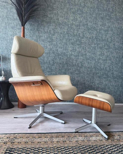 Conform Timeout Lounge Chair + Ottoman design by Jahn Aamodt, Huis en Inrichting, Zetels | Zetels, Zo goed als nieuw, Hout, Leer