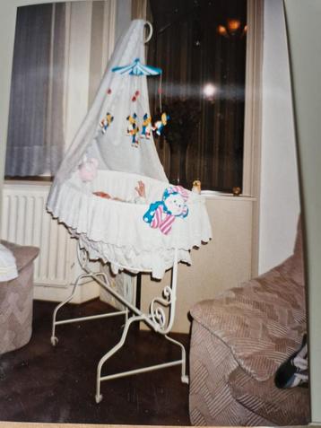 Antieke metalen wieg – uniek en charmant
Prachtige antieke w beschikbaar voor biedingen