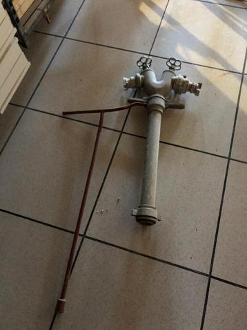 standpijp , hydrant en sleutel beschikbaar voor biedingen