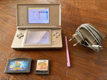 Nintendo DS Lite met 2 spellen en lader izgst
