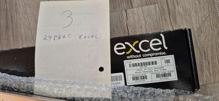 Panneau de brassage 24 ports Excel – Neuf, Computers en Software, Netwerk switches, Zo goed als nieuw, Ophalen of Verzenden