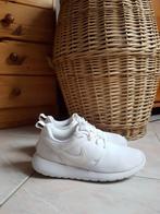 Baskets Nike, Vêtements | Femmes, Chaussures, Comme neuf, Sneakers et Baskets, Nike, Enlèvement ou Envoi