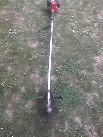 a vendre débroussailleuse dolmar, 30 à 50 cm, Enlèvement, Utilisé, DOLMAR