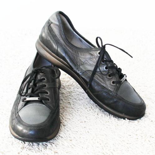 Mooie Leren Wäldlaufer Schoenen - s26 (Maat 8/42 H) € 60,-, Kleding | Dames, Schoenen, Nieuw, Sneakers, Overige kleuren, Verzenden