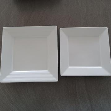 witte borden (servies) beschikbaar voor biedingen