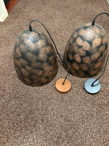 2 mooie merk hanglampen compleet met spaarlampen 15 euro pst beschikbaar voor biedingen