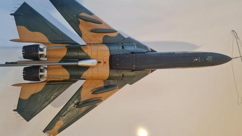 avion de chasse F-111 Aardvark sculpté en une pièce de bois, Antiek en Kunst, Kunst | Beelden en Houtsnijwerken, Ophalen