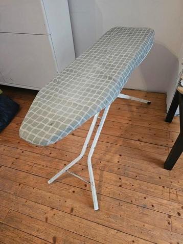 Planche à repasser usagée, Enlèvement, Utilisé