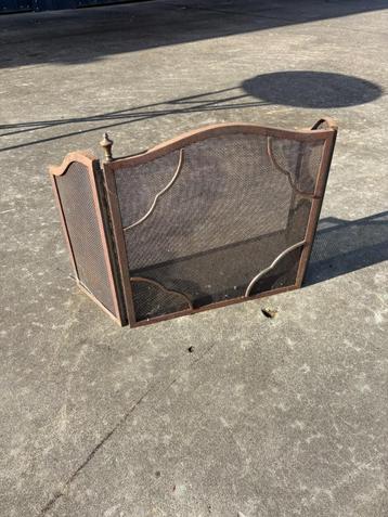 Authentiek 3-delig haardscherm uit metaal met fijn gaas beschikbaar voor biedingen