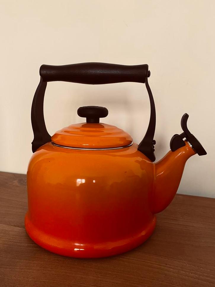 Le Creuset - Le Tradition - fluitketel, Electroménager, Bouilloires, Comme neuf, Enlèvement