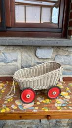 Ancien petit chariot très bon état