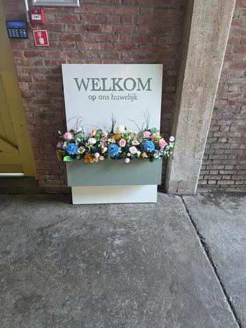 Welkomsbord - tafelindeling - boog -tafelstuk beschikbaar voor biedingen