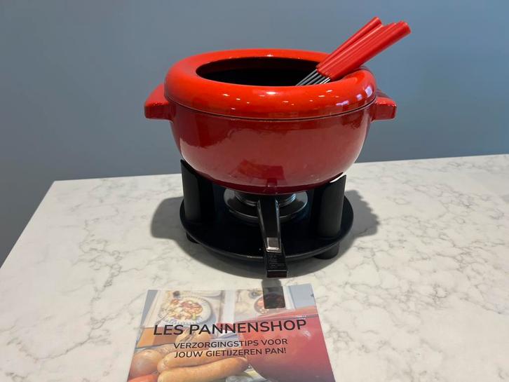 Nouveau set à fondue Staub rouge complet, Electroménager, Fondue, Neuf, Service à fondue, Brûleur, Enlèvement ou Envoi