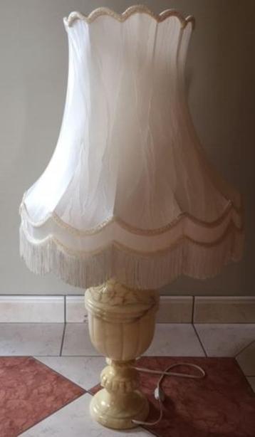 Spaanse Staanlamp in albast beschikbaar voor biedingen