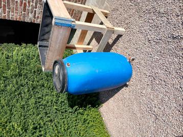 regenton 220l met kraan beschikbaar voor biedingen