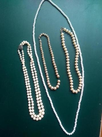 juweeltjes/faux bijoux beschikbaar voor biedingen