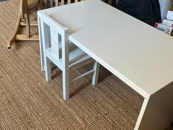 Stuva tafeltje met stoeltje beschikbaar voor biedingen