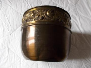 Cache-pot en cuivre. beschikbaar voor biedingen