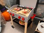 Speelgoed houten bbq Hape incl. extra accessoires, Kinderen en Baby's, Ophalen, Zo goed als nieuw