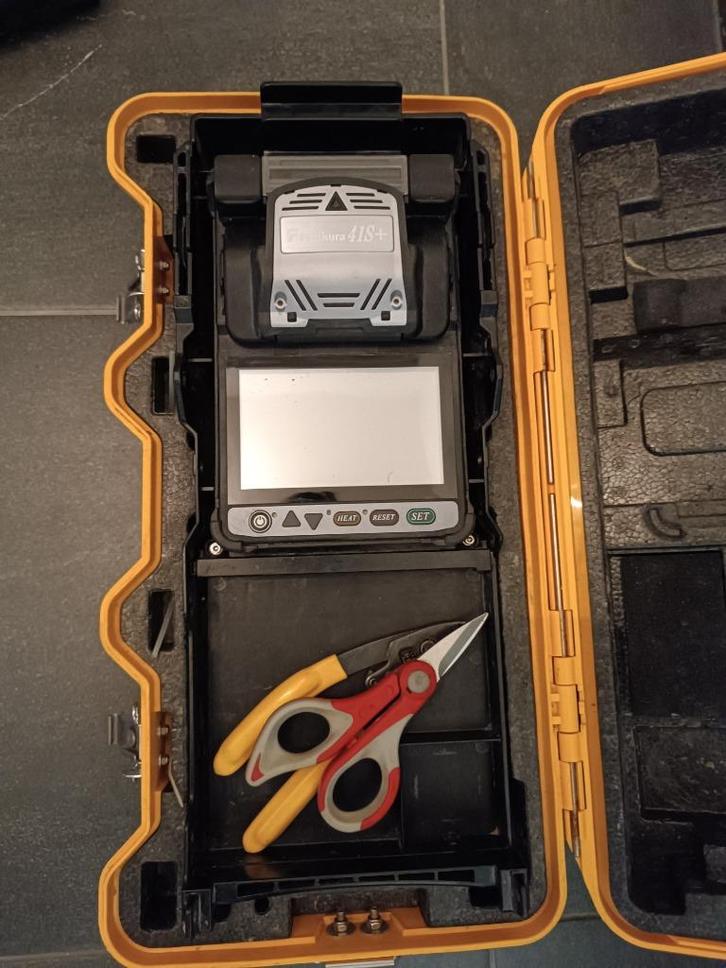 Fujikura 41S+ glasvezellasapparaat en CT50-splitter, Doe-het-zelf en Bouw, Gereedschap | Lasapparaten, Zo goed als nieuw, Elektroden