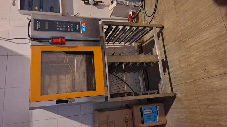 Combi oven Leventi, Electroménager, Fours, Utilisé, Autoportant, 60 cm ou plus, Air chaud, Vapeur, Enlèvement
