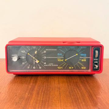 VINTAGE WEKKERRADIO MINERVA U80 RADIO DASHBOARD ZELDZAAM ‘80 beschikbaar voor biedingen