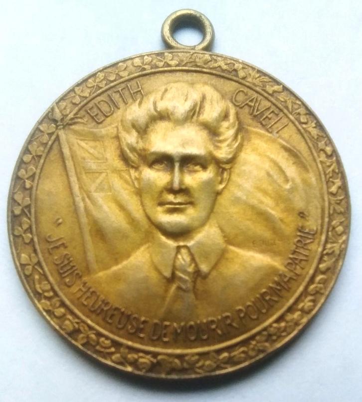 médaille commémorant Edith Cavell infirmière exécutée  1915, Timbres & Monnaies, Pièces & Médailles, Autres matériaux, Enlèvement ou Envoi