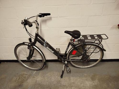 Damesfiets 28 inch, Fietsen en Brommers, Fietsen | Dames | Damesfietsen, Zo goed als nieuw, Versnellingen, Ophalen