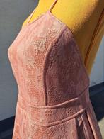 Elégante robe en dentelle courte TFNC London  doublée, Maat 38/40 (M), Ophalen of Verzenden, Zo goed als nieuw, TFNC London