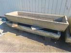 Grote betonnen bloembakken / plantenbakken / troggen, Tuin en Terras, Ophalen, Gebruikt, Out.nief@gmail.com, Antwerpsesteenweg 59
2520 Broechem