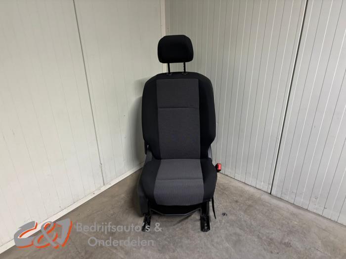 Siège droit d'un Opel Combo, Autos : Pièces & Accessoires, Habitacle & Garnissage, Opel, Utilisé, 3 mois de garantie, Enlèvement ou Envoi