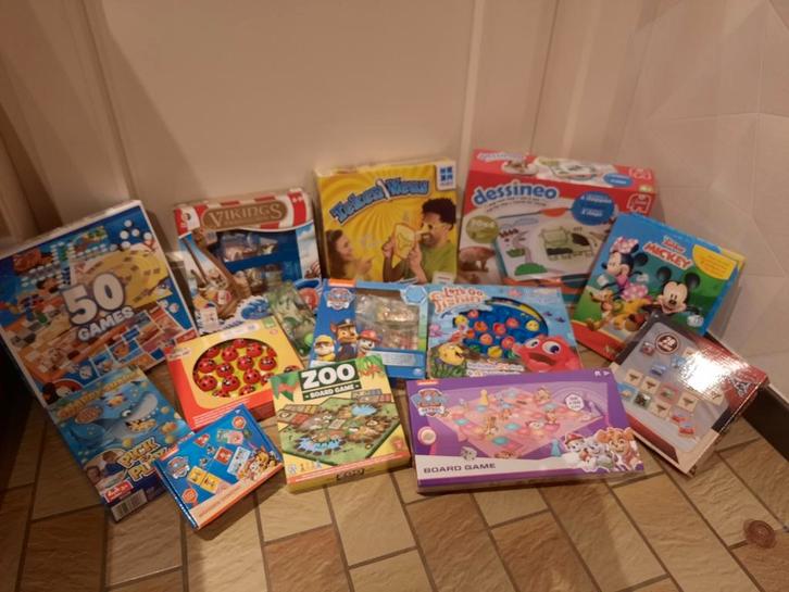Verschillende gezelschapsspellen, bouwblokken, puzzels,..., Hobby en Vrije tijd, Gezelschapsspellen | Bordspellen, Zo goed als nieuw