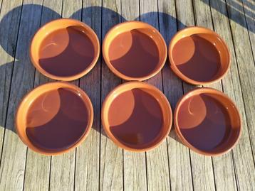 Set van 6 ronde schalen van aardewerk beschikbaar voor biedingen