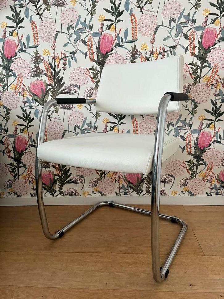 Lot de 4 chaises design blanc et chrome vintage, Maison & Meubles, Chaises, Comme neuf, Quatre, Cuir, Blanc, Enlèvement