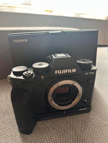 Fujifilm X-T5 in nieuwstaat gegarandeerd tot mei 2030. beschikbaar voor biedingen